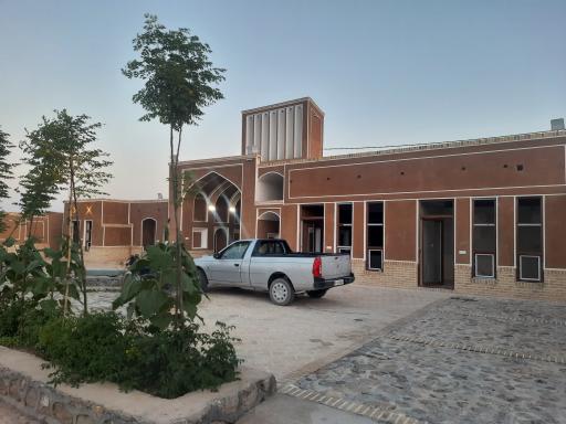 عکس عمارت وکیل