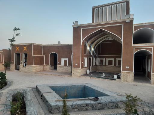 عکس عمارت وکیل
