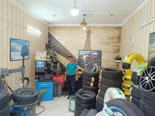 عکس فروش و خدمات لاستیک خودرو عباسی