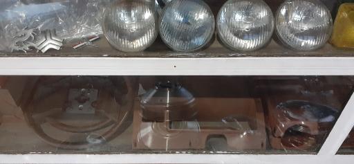 عکس بورس لوازم نیسان کاکاوند