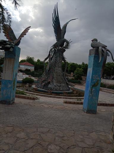 عکس مجسمه سیمرغ