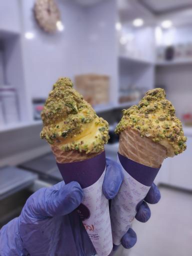 عکس کافه بستنی لوتوس