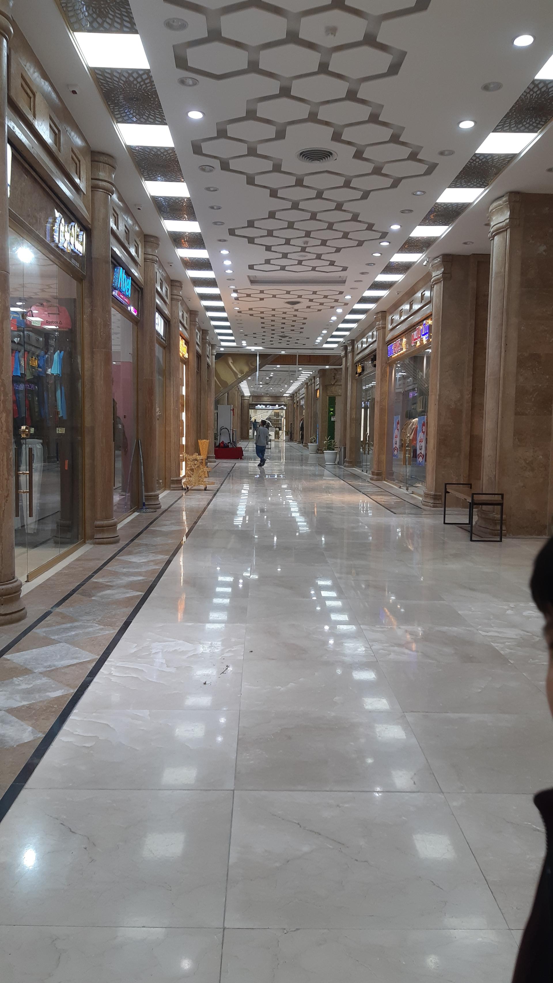 عکس مجتمع تجاری تفریحی نیلی مال لارستان