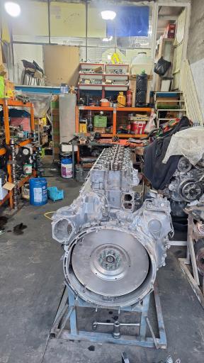 عکس تعمیرگاه اسکانیاغرب سلیمانی