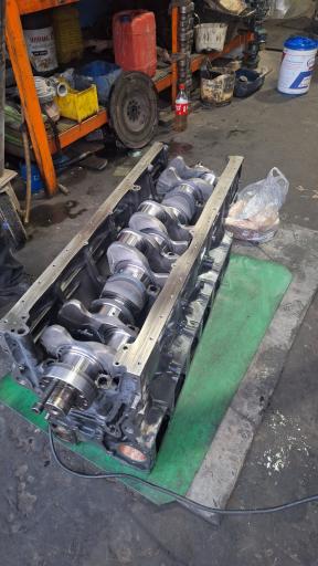 عکس تعمیرگاه اسکانیاغرب سلیمانی