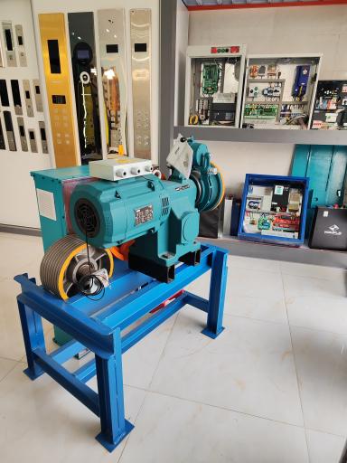 عکس مبتکران آسانسور