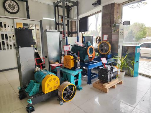 عکس مبتکران آسانسور