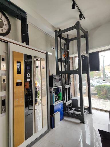 عکس مبتکران آسانسور