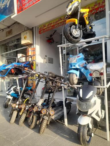 عکس تعمیرات ماشین شارژی و اسباب بازی پیوندی
