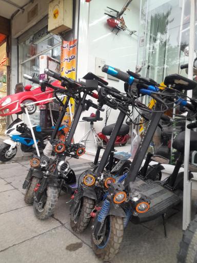 عکس تعمیرات ماشین شارژی و اسباب بازی 