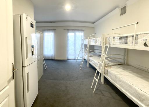 خوابگاه سایه