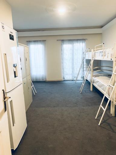 خوابگاه سایه