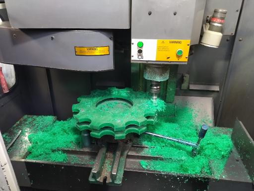 عکس خدمات فرز Cnc و صنعتی قربانی