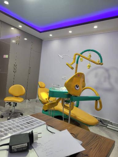 دندان‌ پزشکی دکتر امیر عبدالله برگ‌ ریزان