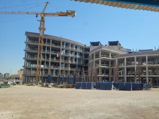 بیمارستان ۷۰۰ تختخوابی قزوین (در دست ساخت)