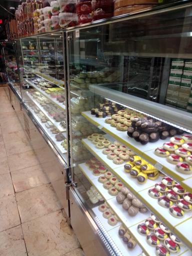 عکس نان و شیرینی تی تی