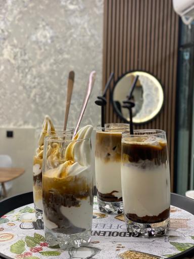 عکس کافه بستنی امید