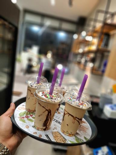 عکس کافه بستنی امید