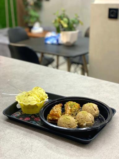 عکس کافه بستنی امید