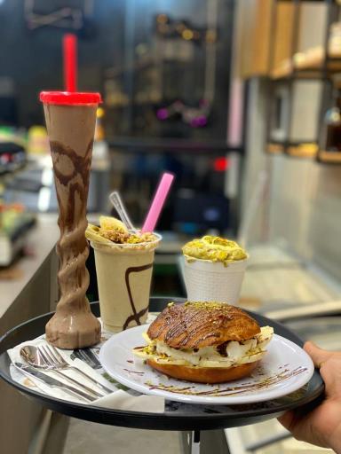 کافه بستنی امید