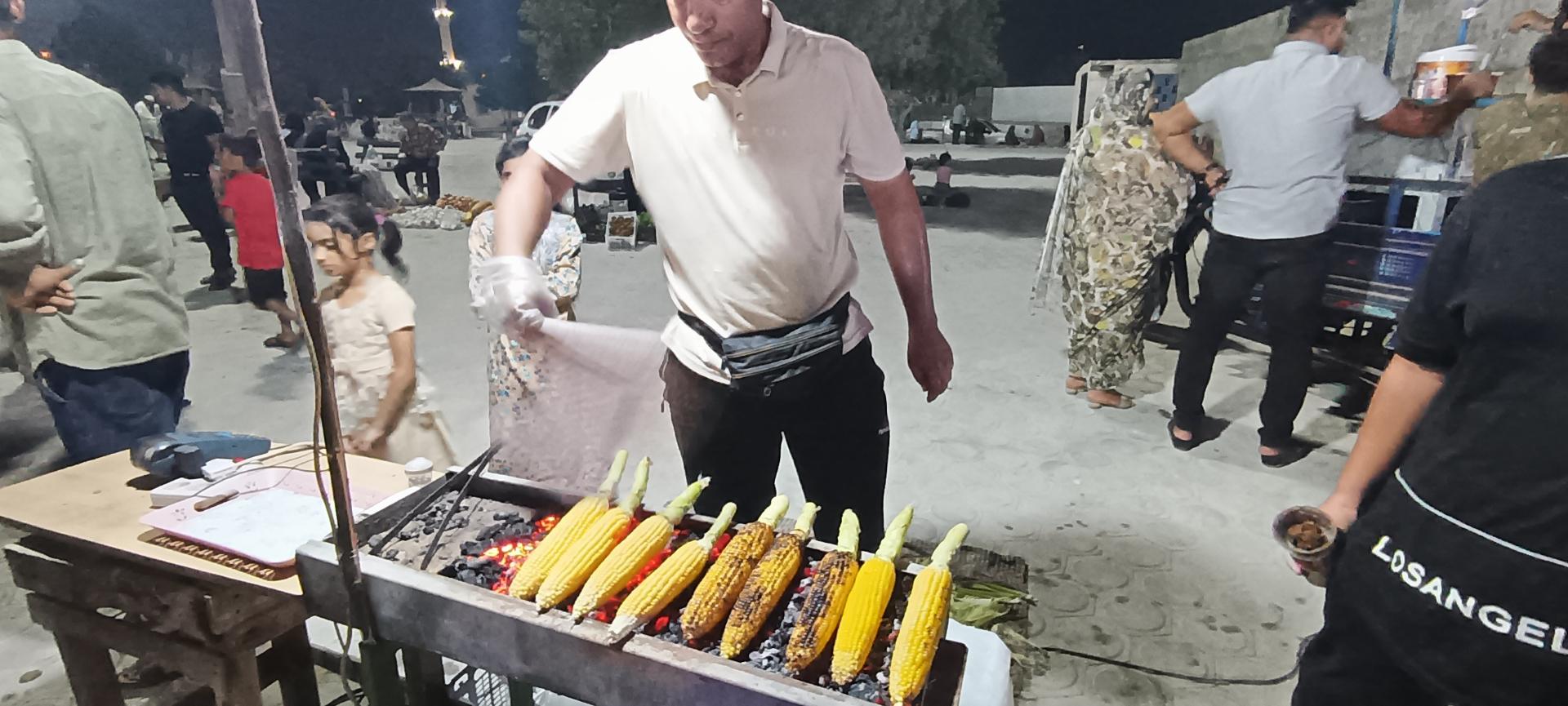 عکس بازارچه محلی جمعه بازار