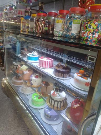 عکس شیرینی فروشی بی بی