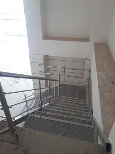 عکس کارگاه تولیدی نرده استیل رنجبر