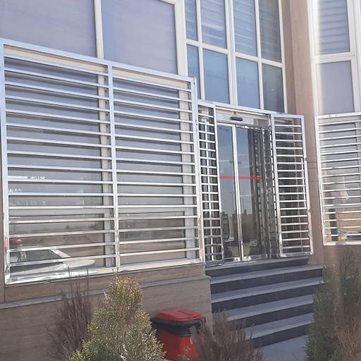 عکس کارگاه تولیدی نرده استیل رنجبر