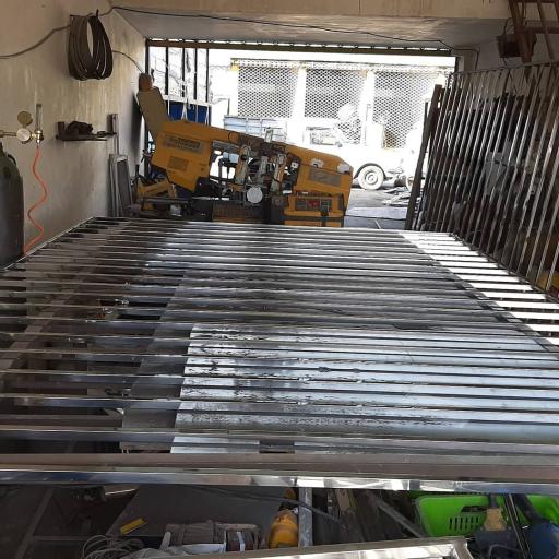 عکس کارگاه تولیدی نرده استیل رنجبر