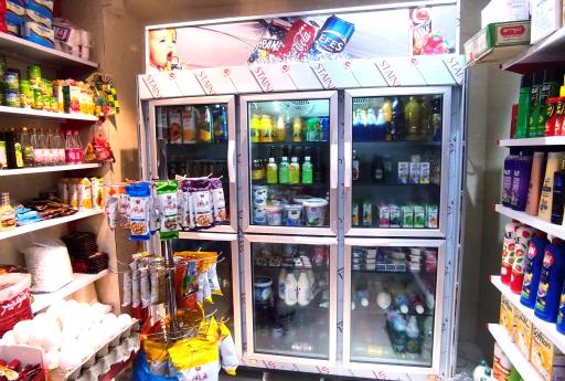 عکس سوپر مارکت محله 