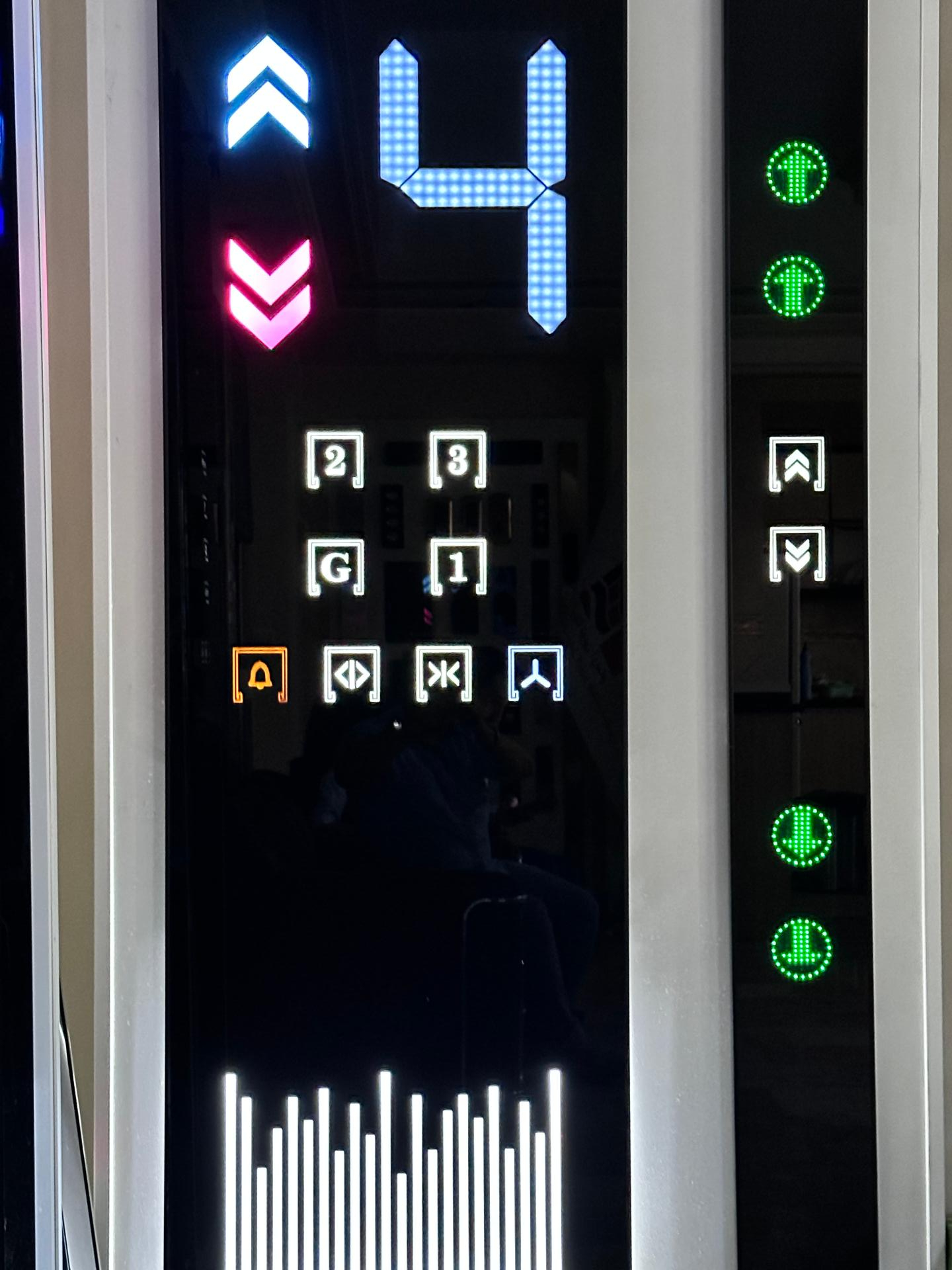 عکس آسانسور آریانانوین