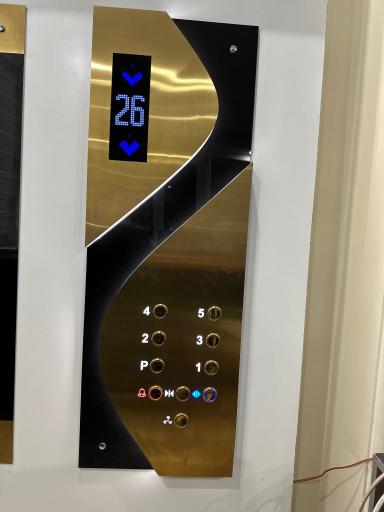 عکس آسانسور آریانانوین