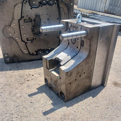 عکس آریا قالب