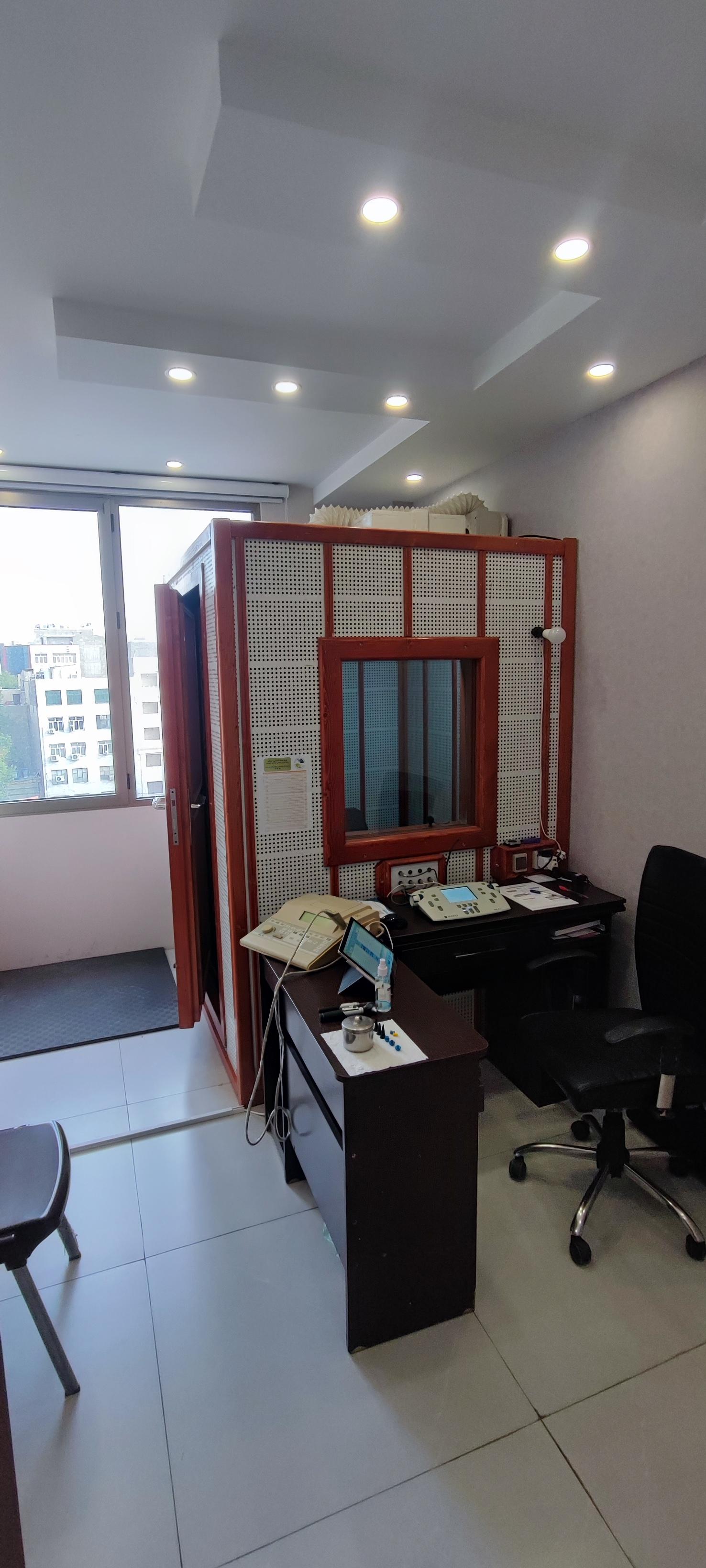 عکس شنوایی سنجی و سمعک مهزیار