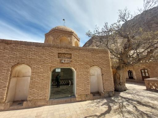 عکس آرامگاه بوذرجمهر (بزرگمهر) قاینی