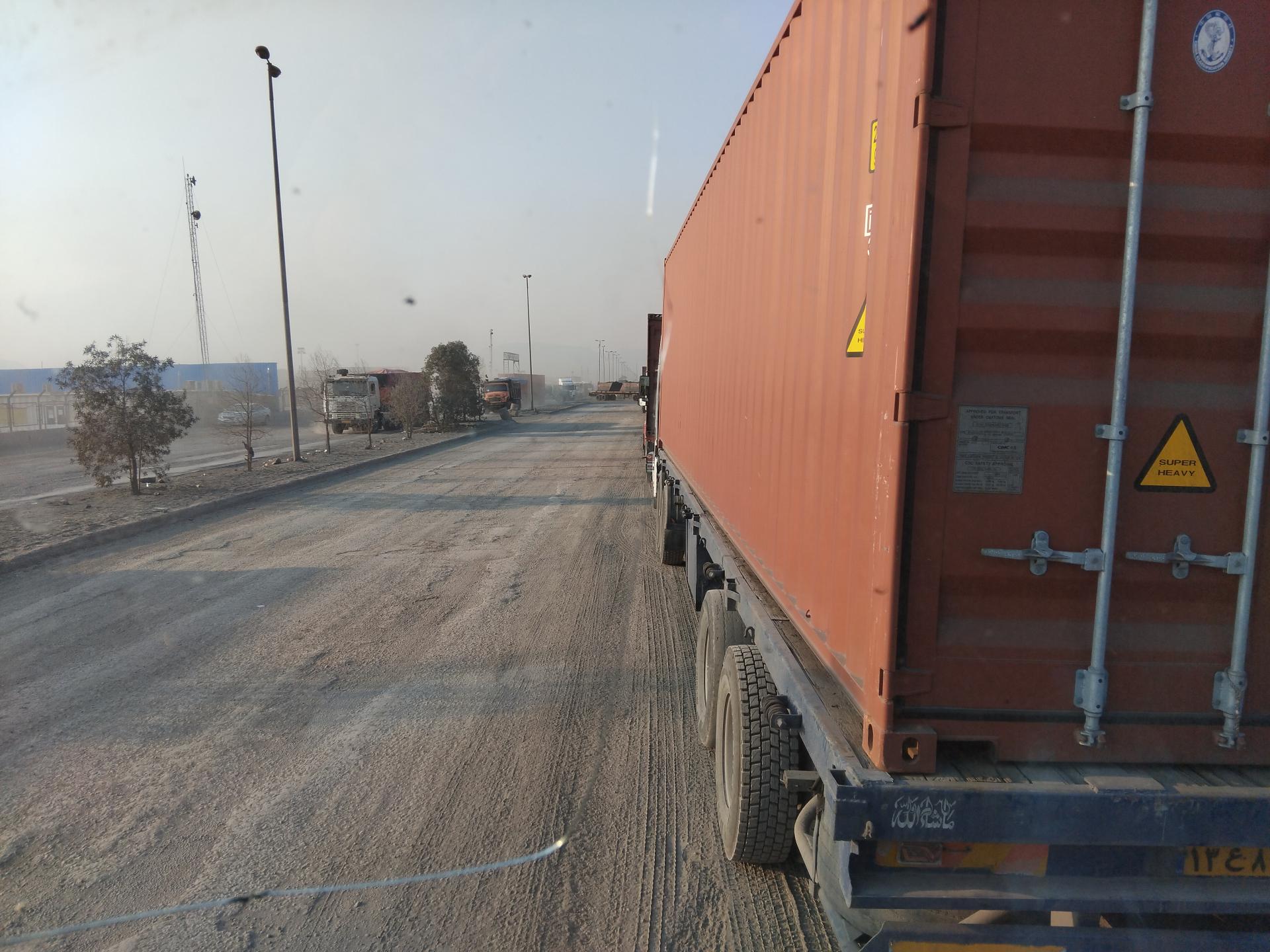 عکس پارکینگ‌ 200