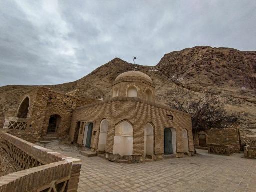 عکس آرامگاه بوذرجمهر (بزرگمهر) قاینی