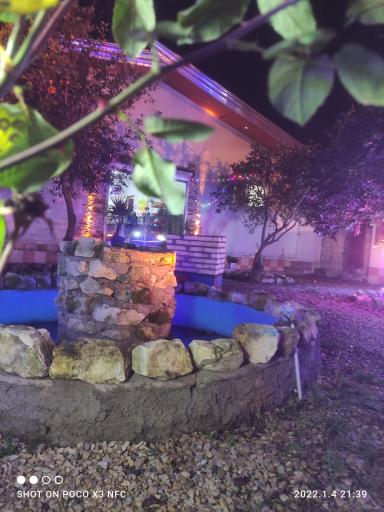 عکس سفره سرای سنتی خونه باغ