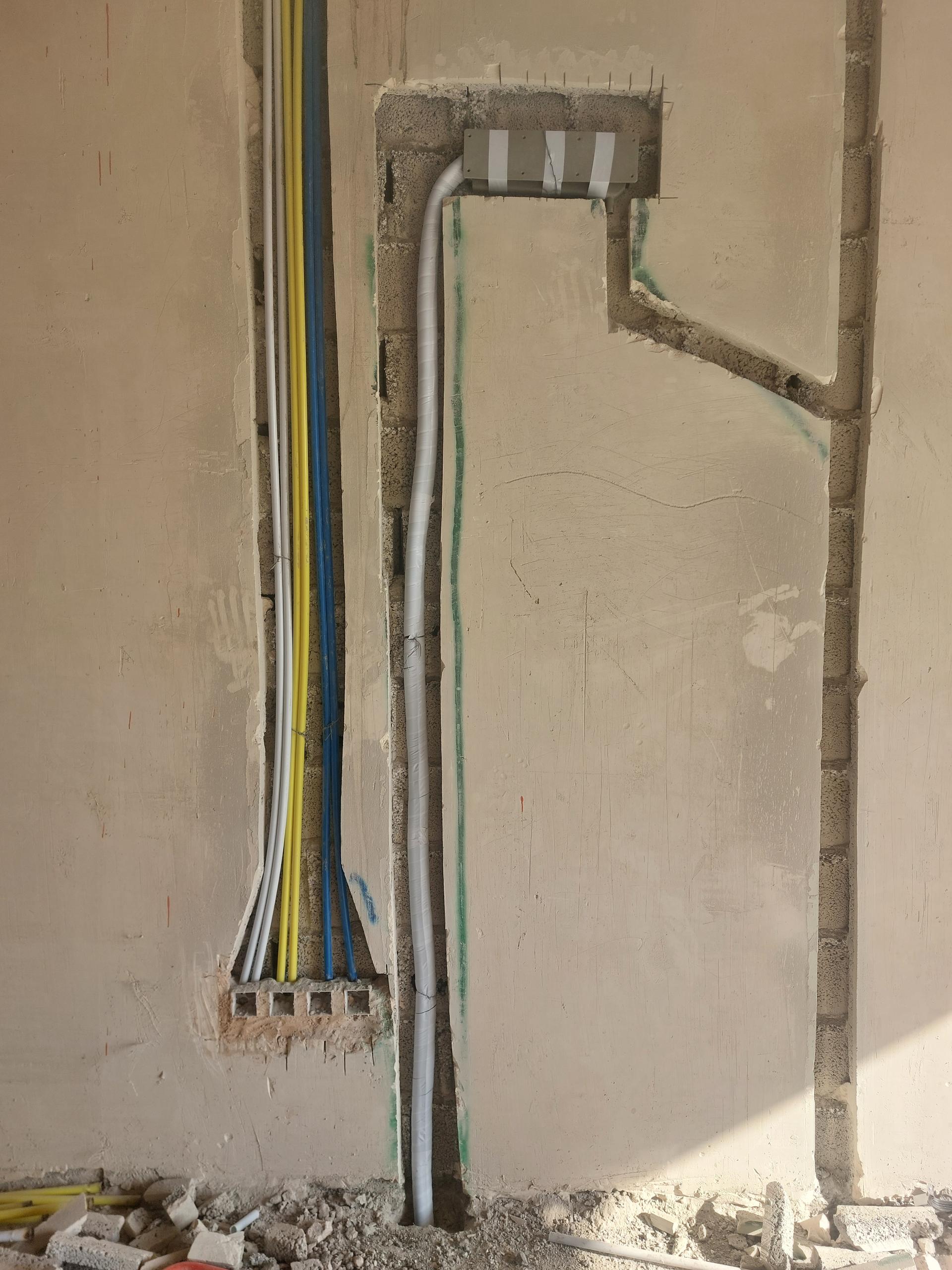 عکس گروه فنی و مهندسی ایمن تاسیسات