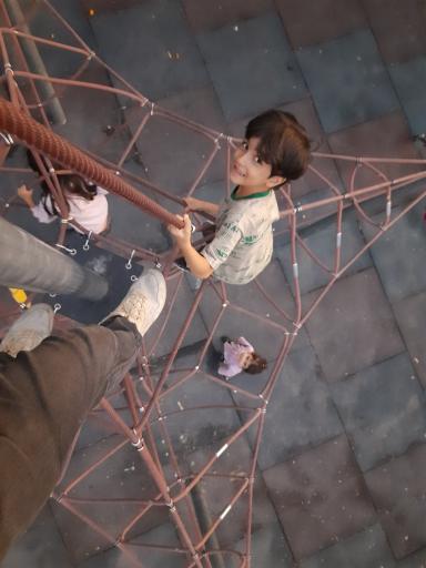 عکس زمین بازی کودکان (طناب)