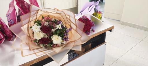 عکس دکه گل فروشی دشت