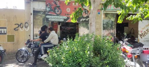عکس تعمیرگاه موتور سیکلت اورژانس موتور