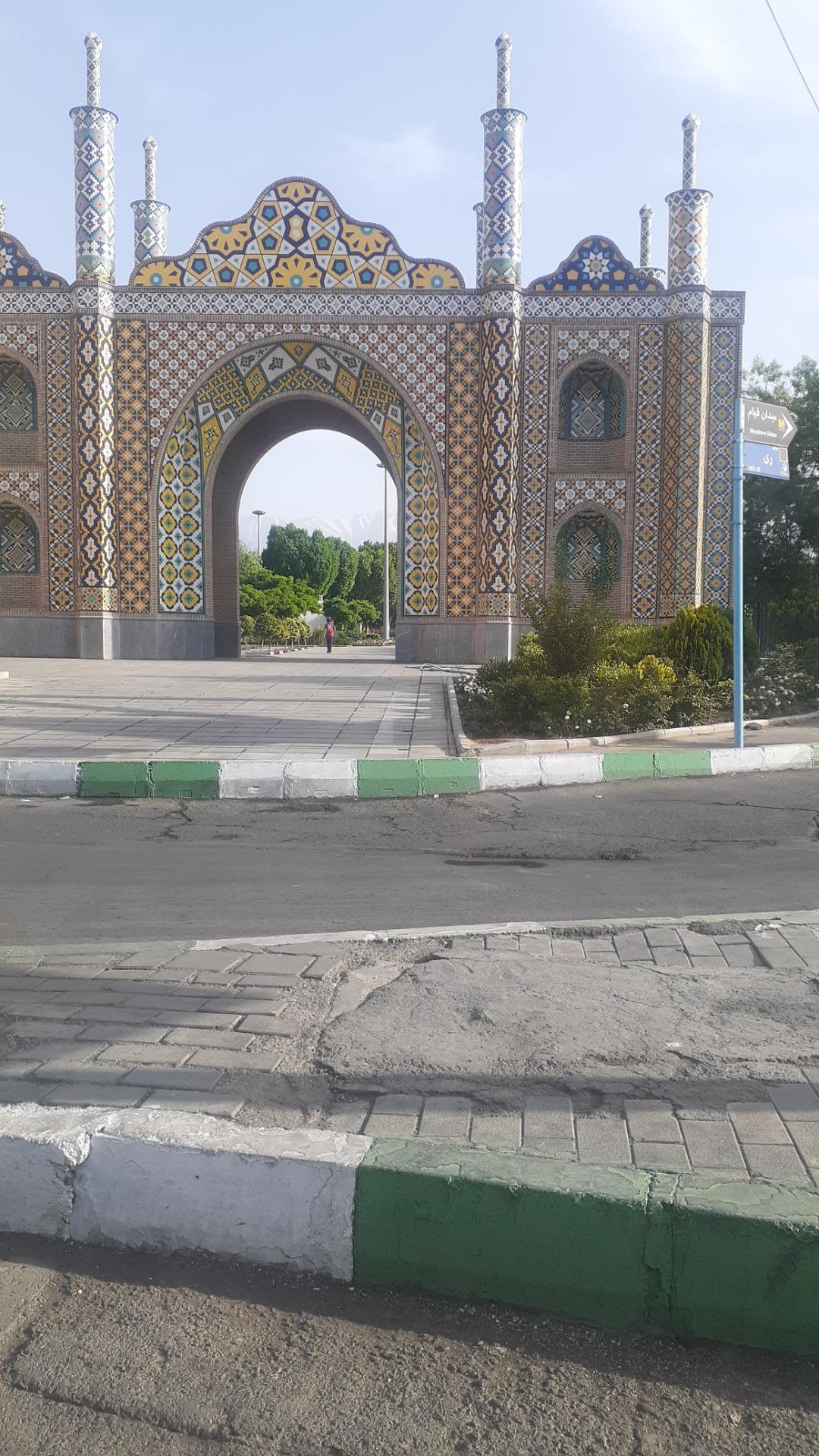عکس دروازه شاه عبدالعظیم (ری)