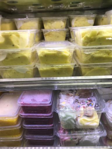 عکس لبنیات و بستنی سادات