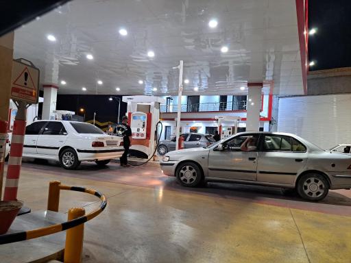 عکس پمپ بنزین متوسل