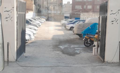 عکس پارکینگ شبانه روزی مهیار