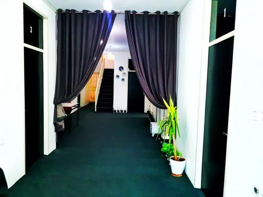 عکس خوابگاه و اقامتگاه رز