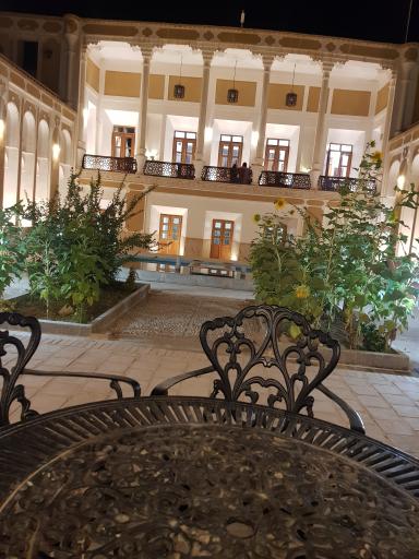 عکس عمارت قجری