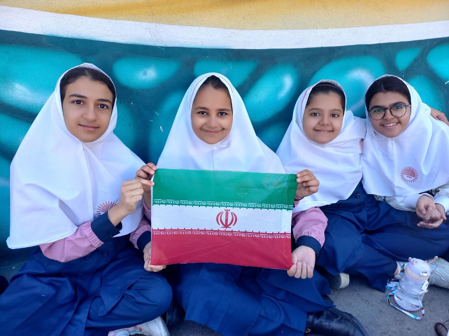 عکس دبستان غیردولتی دخترانه شیده