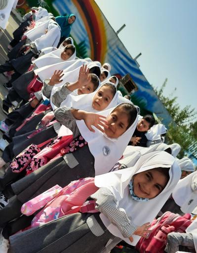 عکس دبستان غیردولتی دخترانه شیده